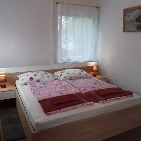 Holiday House Riviera - Balaton - Case de vacanță *